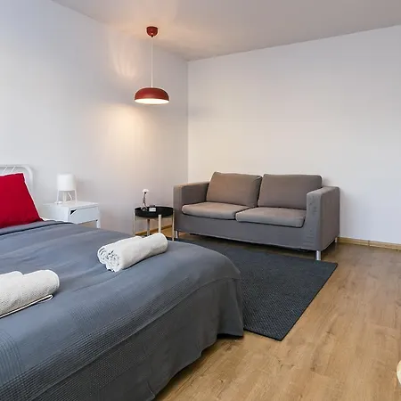 Apartments4rent Airport Apartment *