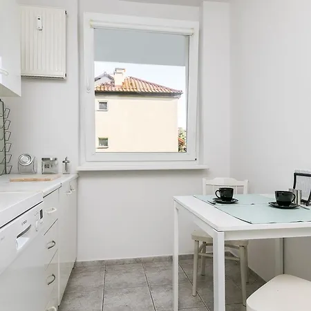 Apartments4rent Airport *